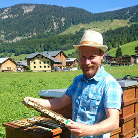 Über 4Bees - Dieter Metzler